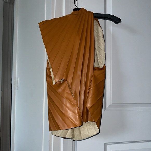 A.W.A.K.E. Mode pleated faux-leather top - Picture 2 of 2